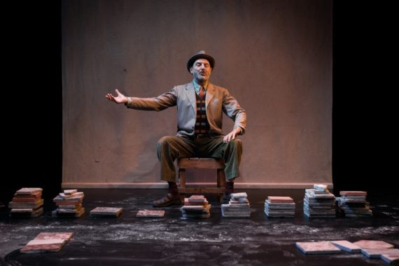 Enrico Ianniello in scena